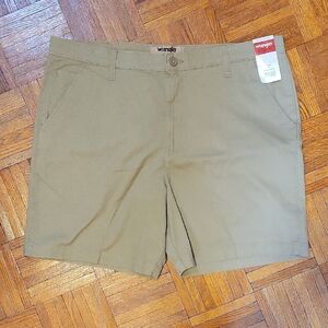 Wrangler Men's Tan Flat Front Shorts Size 38 New with Tags